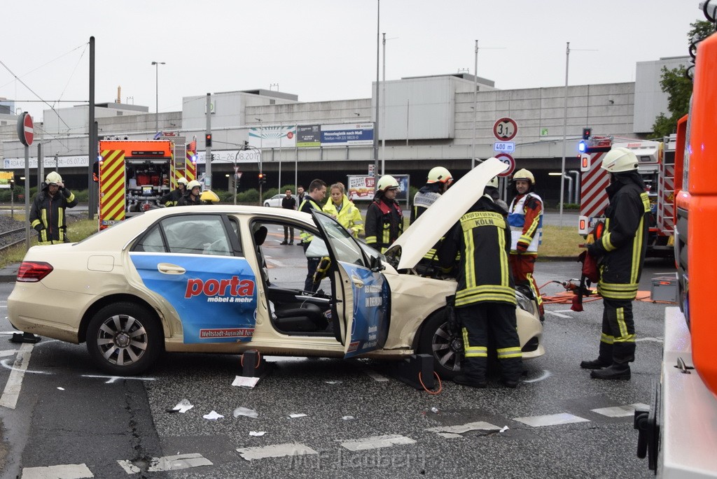 VU 3 Pkw Koeln Deutz Am Messekreisel P025.JPG - Miklos Laubert